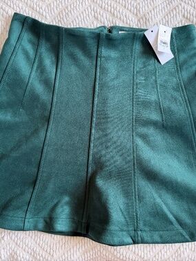 Loft Women’s Green Skirt NWT. Size 2